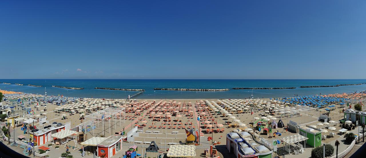 Hotel Bridge بيلاريا-إيجيا مارينا المظهر الخارجي الصورة