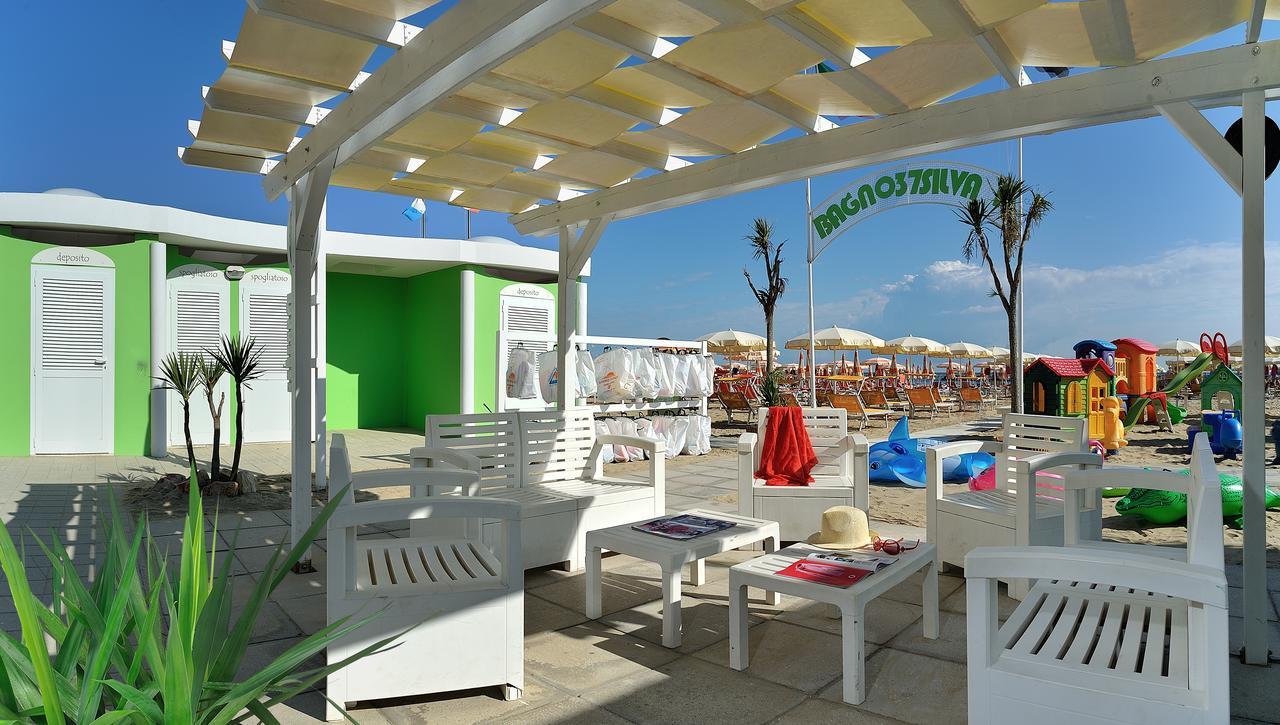 Hotel Bridge بيلاريا-إيجيا مارينا المظهر الخارجي الصورة